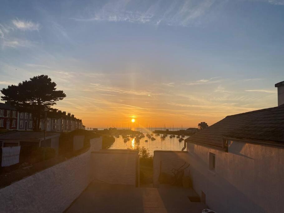 Villa Aberaeron Island House - Panoramic Harbour Views Exterior foto